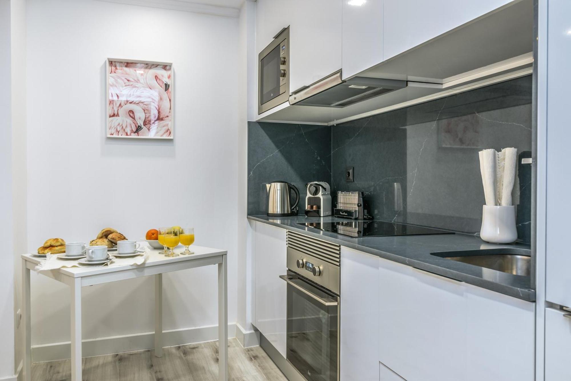ליסבון Whome City Chic Escape: Your Stylish Haven In Downtown מראה חיצוני תמונה
